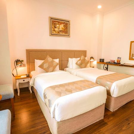 Nesta Hotel Saigon Хошимин Экстерьер фото