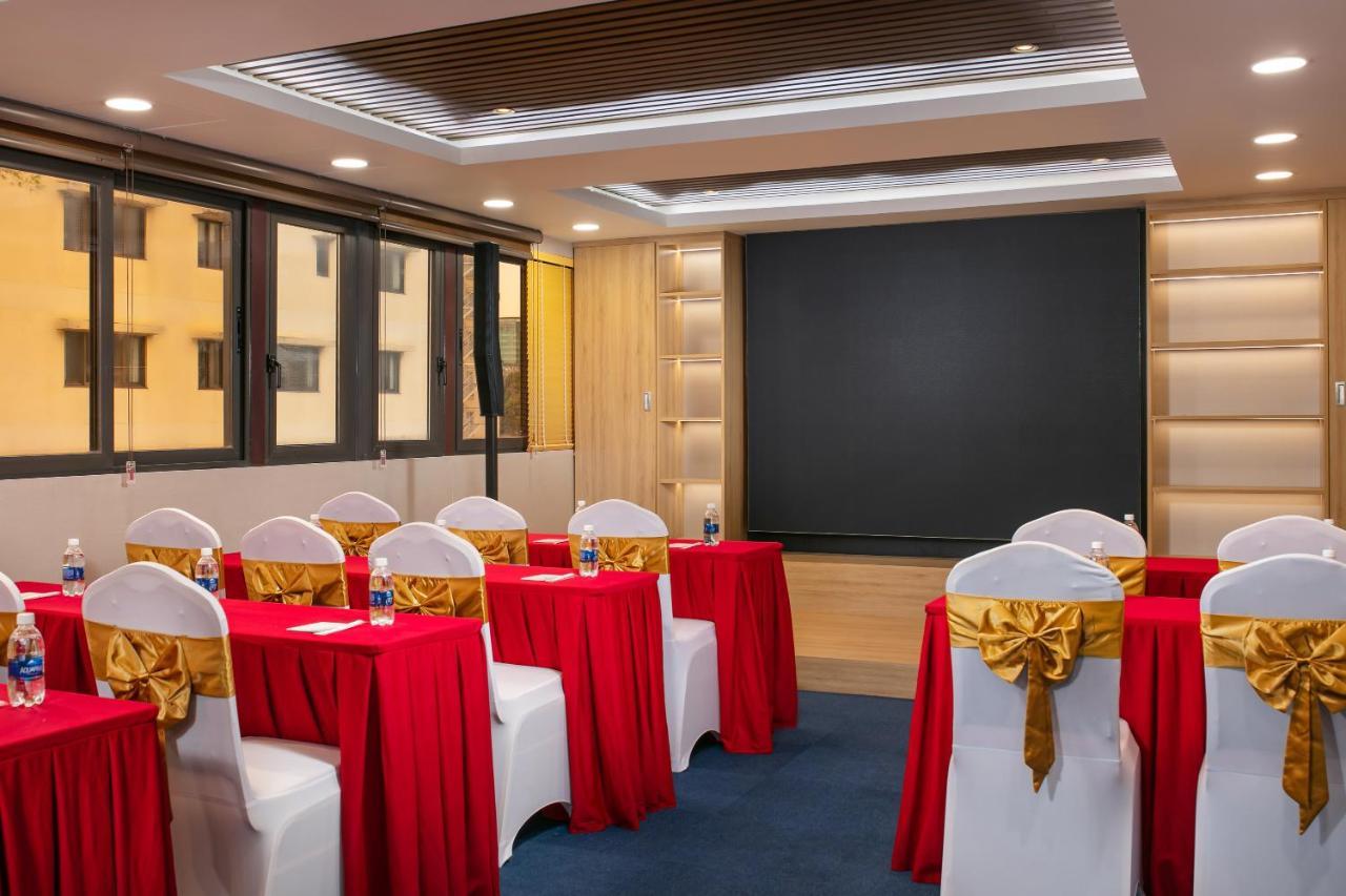Nesta Hotel Saigon Хошимин Экстерьер фото