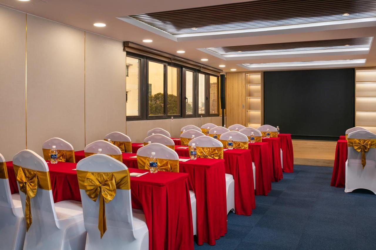 Nesta Hotel Saigon Хошимин Экстерьер фото