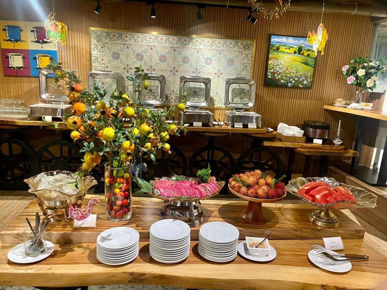 Nesta Hotel Saigon Хошимин Экстерьер фото