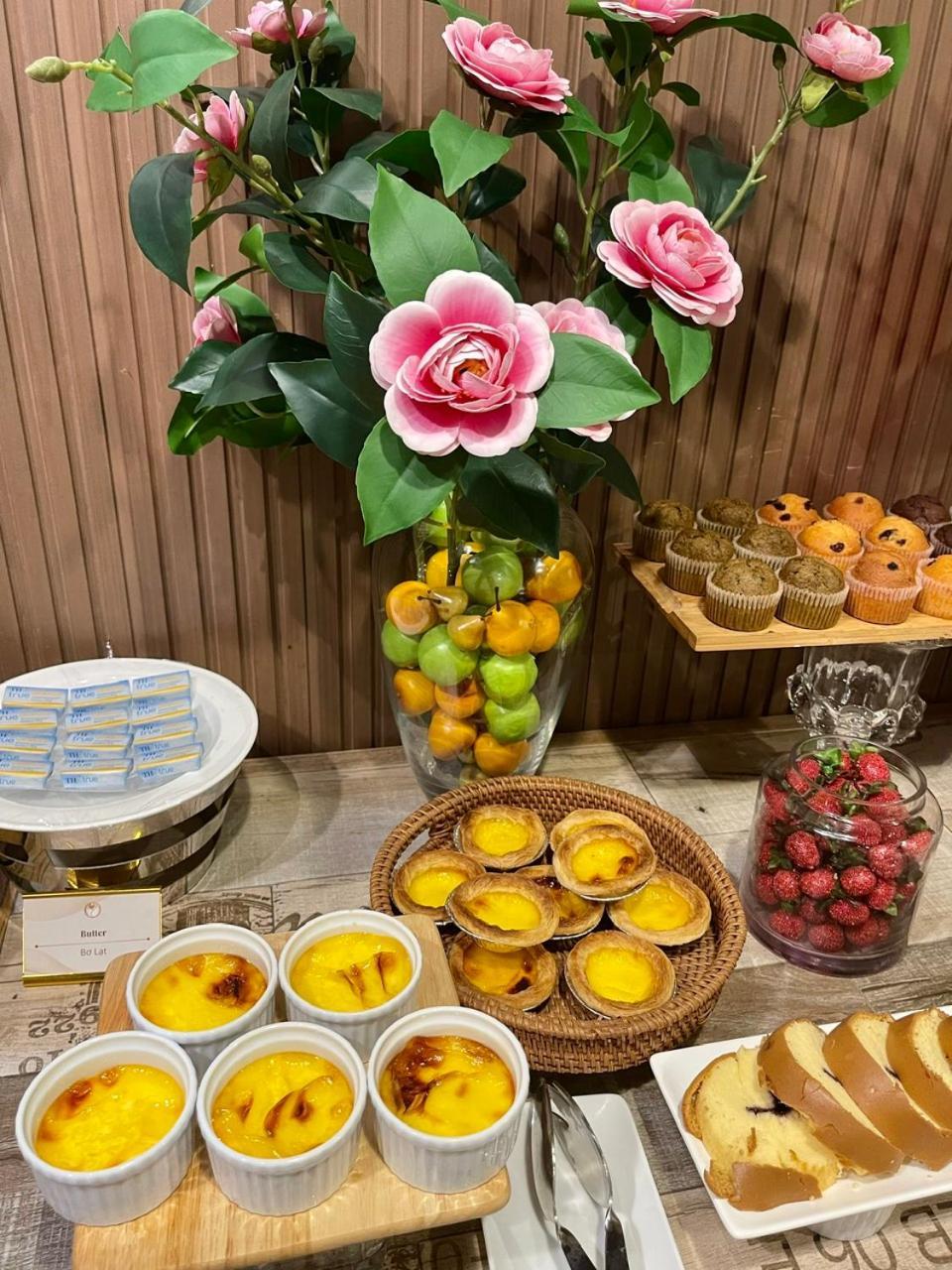 Nesta Hotel Saigon Хошимин Экстерьер фото