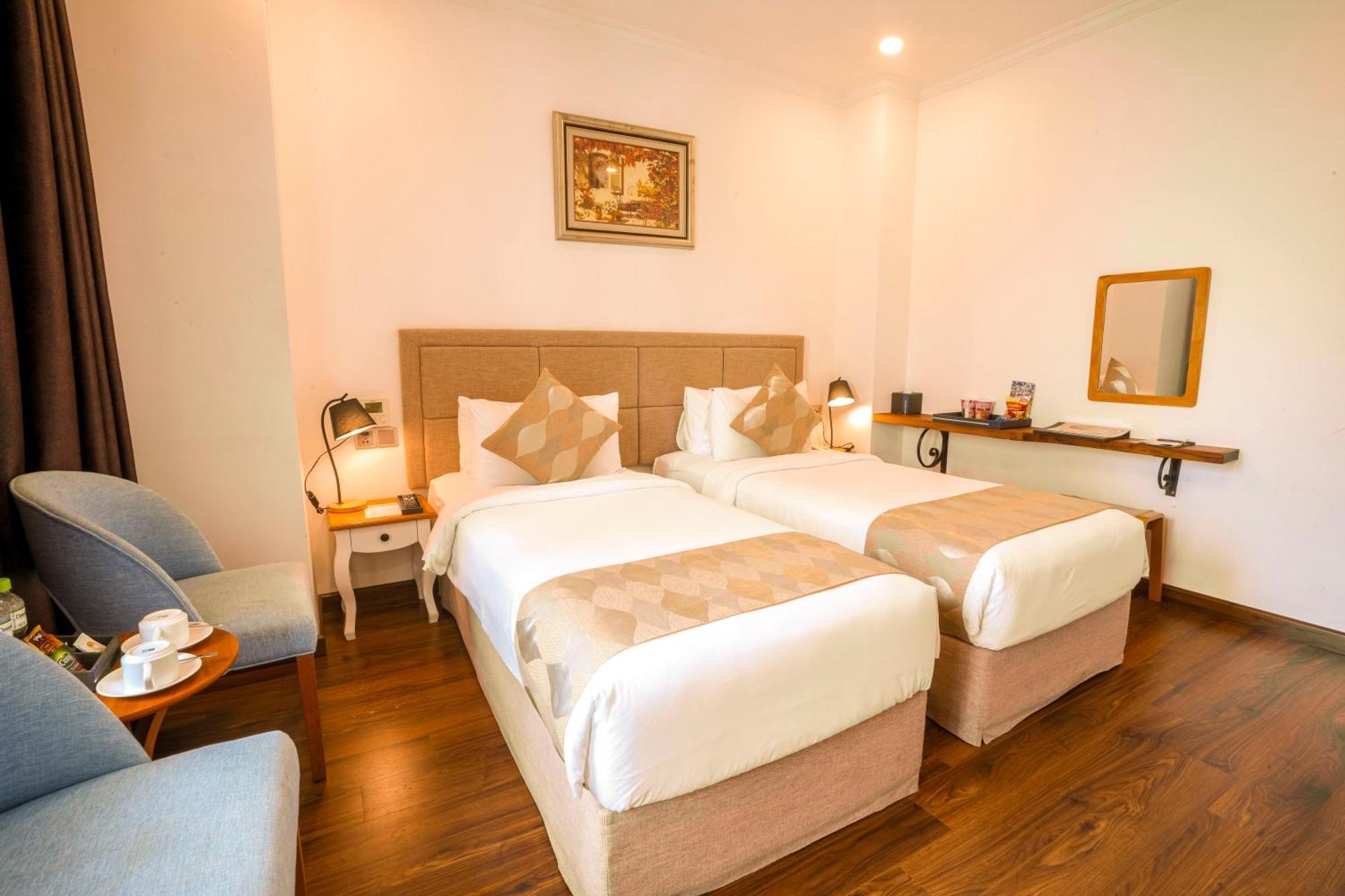 Nesta Hotel Saigon Хошимин Экстерьер фото